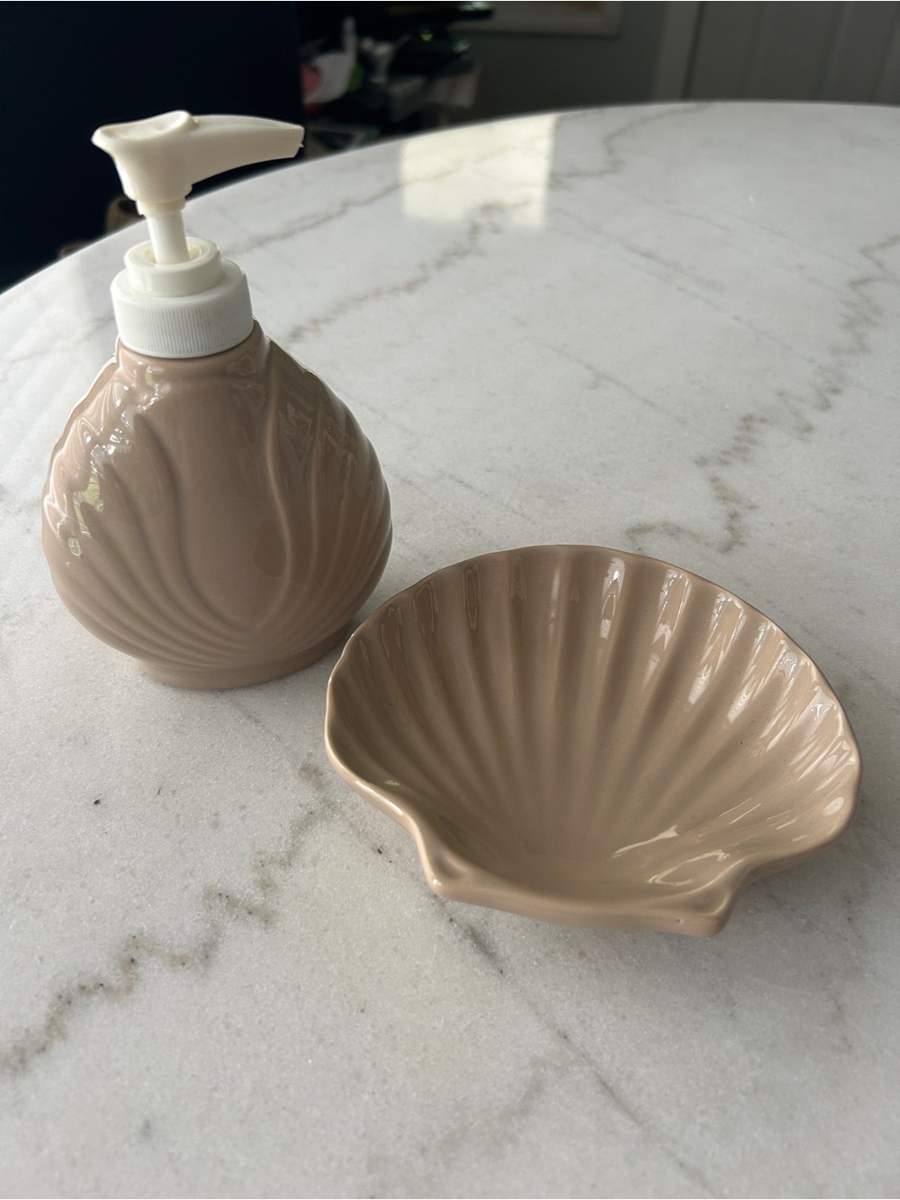 Vintage Seashell Ceramic Soap Dispenser and Dish Set - Beige